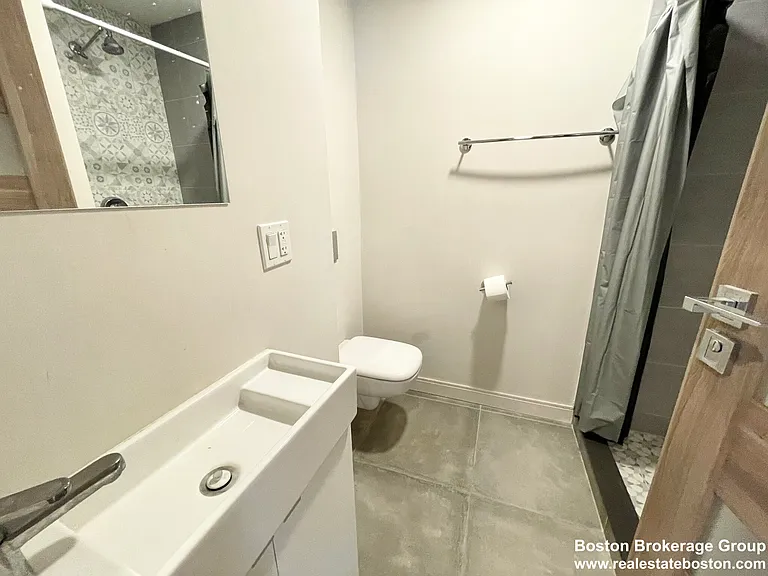 118 Buttonwood St #3 — Photo 9