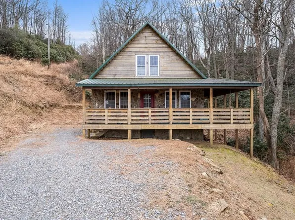 799 Crystal Springs Dr, Fancy Gap, VA 24328