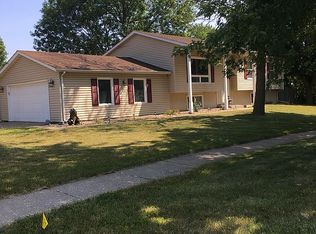 1732 Spruce Hills Dr, Bettendorf, IA