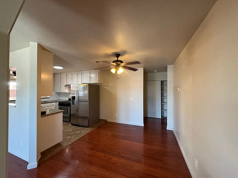 2054 Hyannis Cir — Photo 4