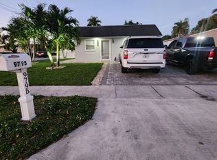 9795 Sandalfoot Blvd, Boca Raton, FL 33428