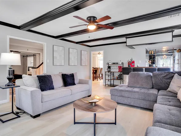 1523 Saddlecreek Dr, Houston, TX 77090