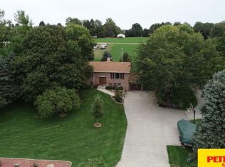 1225 County Road X #20, Fremont, NE 68025