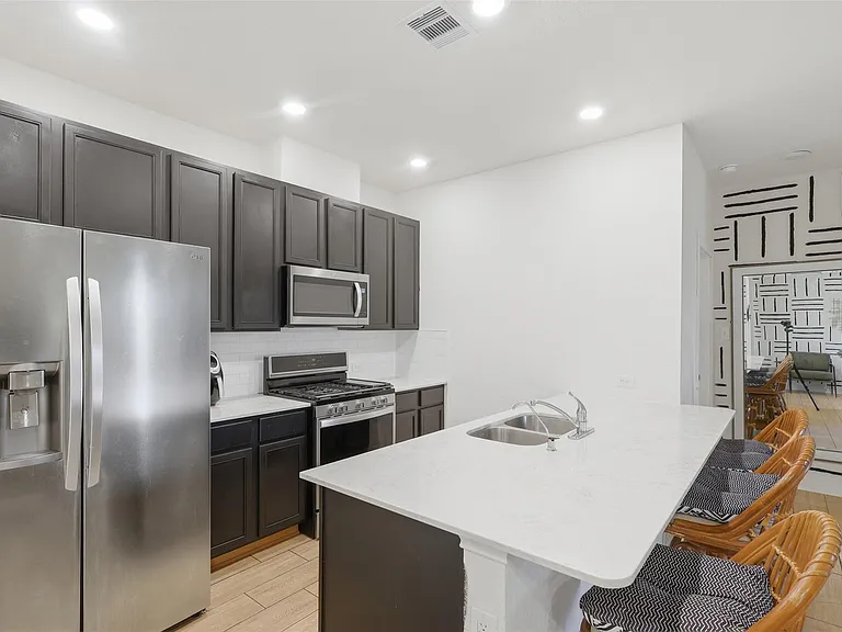 12912 Zivah Ln — Photo 6
