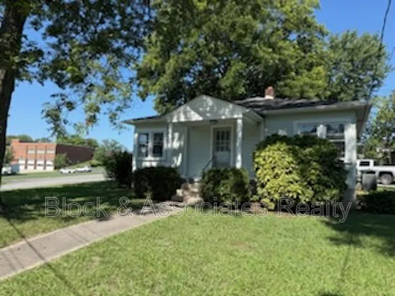 720 S Main St — Photo 1