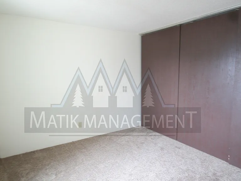 302 6th St SW #201 — Photo 8