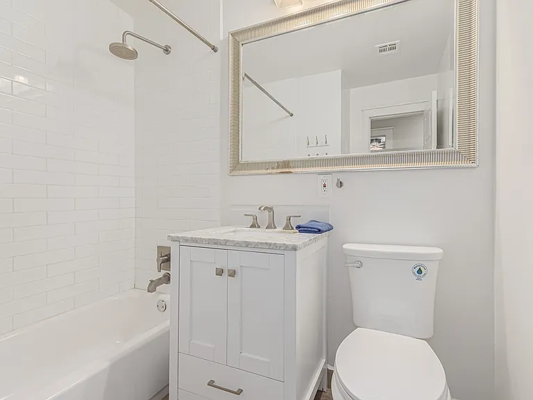 529 E Benjamin Dr — Photo 9