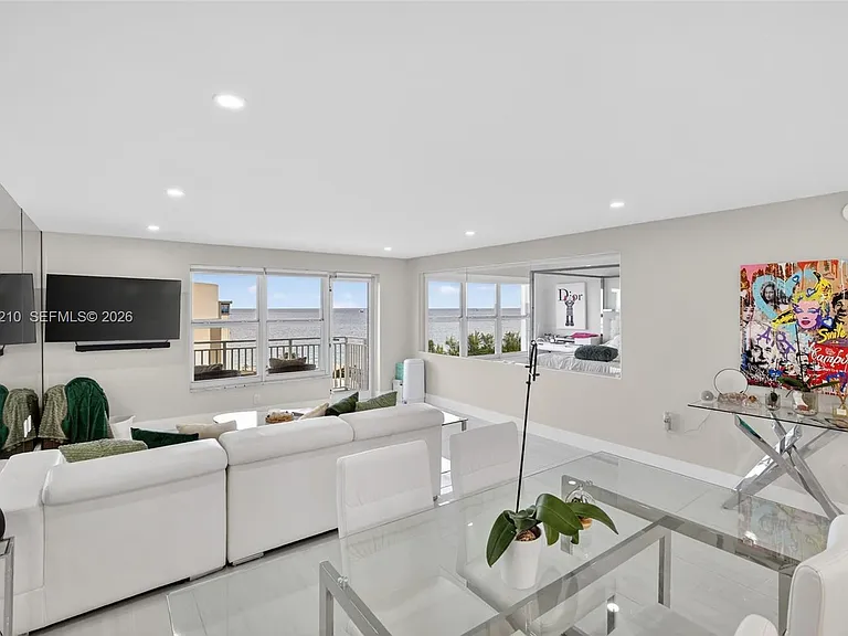 3000 E Sunrise Blvd #14C — Photo 27