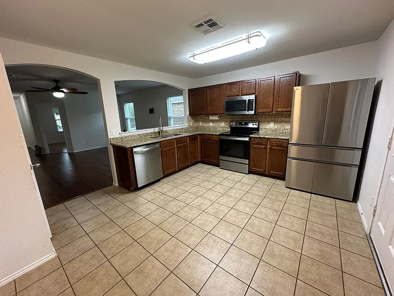 705 Morgan Dr — Photo 11