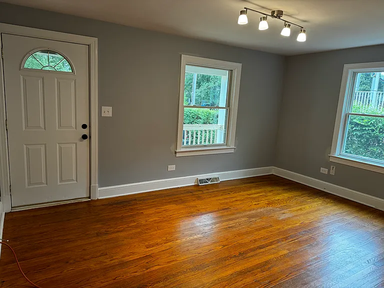 535 Caroline Ave — Photo 7
