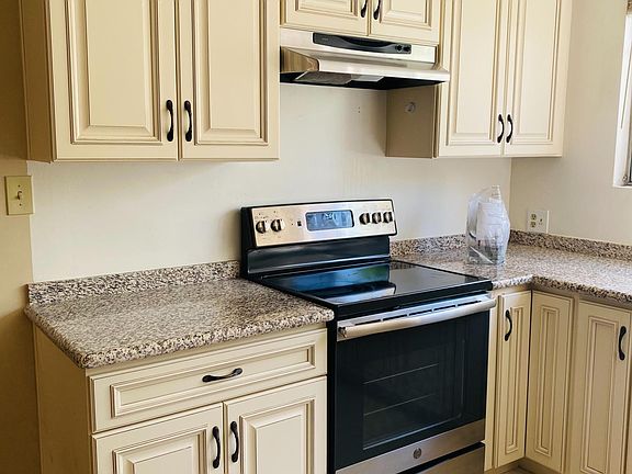 3rd image of 343 W Dryden St APT B
