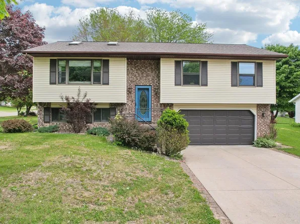 1902 Winfield Drive, Reedsburg, WI 53959