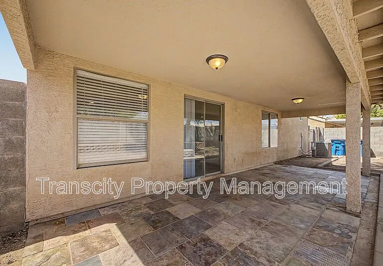 932 W 19th Ave — Photo 23