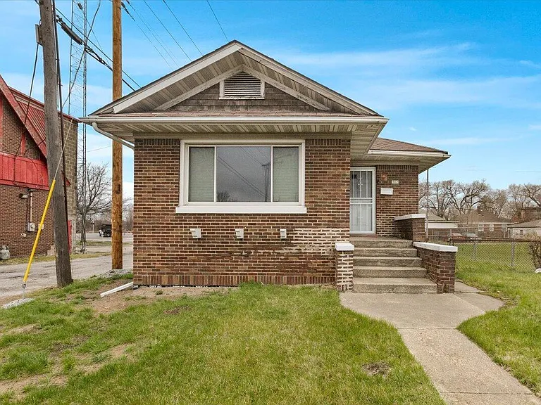 456 Bridge St — Photo 1