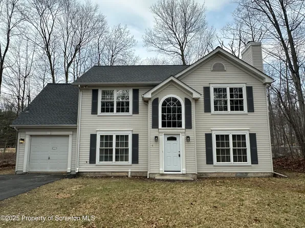 148 White Pine Trl, East Stroudsburg, PA 18301