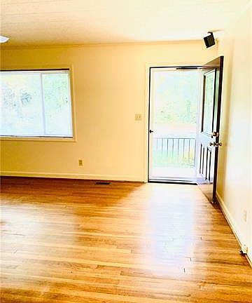 5th image of 336 Taubrook Pl NW