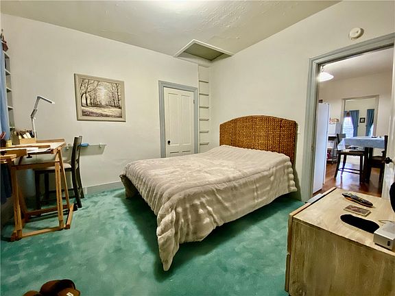 5th image of 153 Wellington Ave