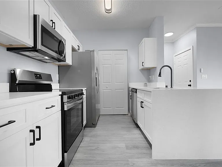 14340 Fredricksburg Dr #701 — Photo 4