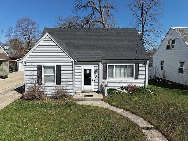 1st image of 646 9th St NE