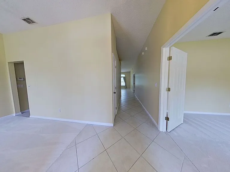 12404 Hatton Chase Ln W — Photo 4