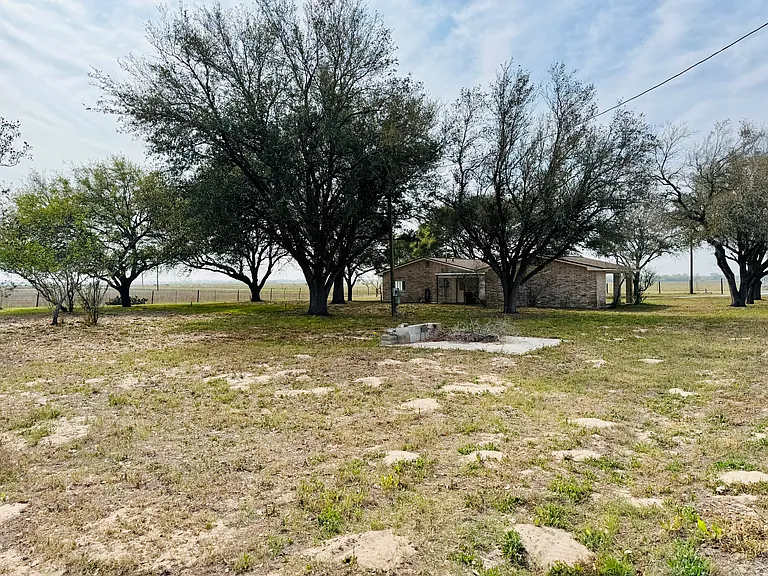 1185 FM 1540 — Photo 21