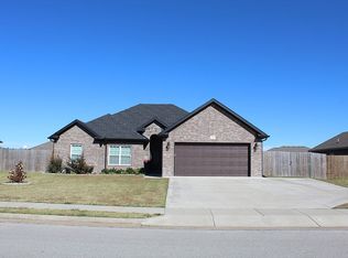 964 Richland Creek Ave, Elkins, AR 72727