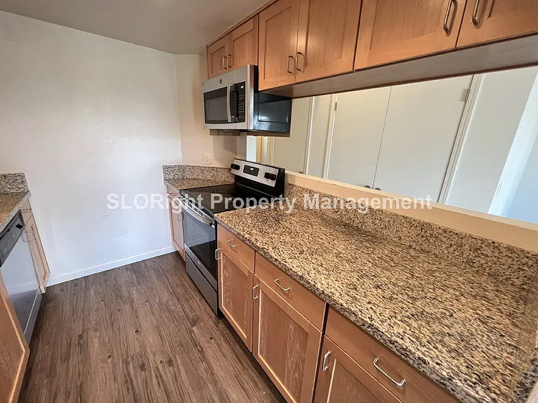 1021 Southwood Dr #D — Photo 9