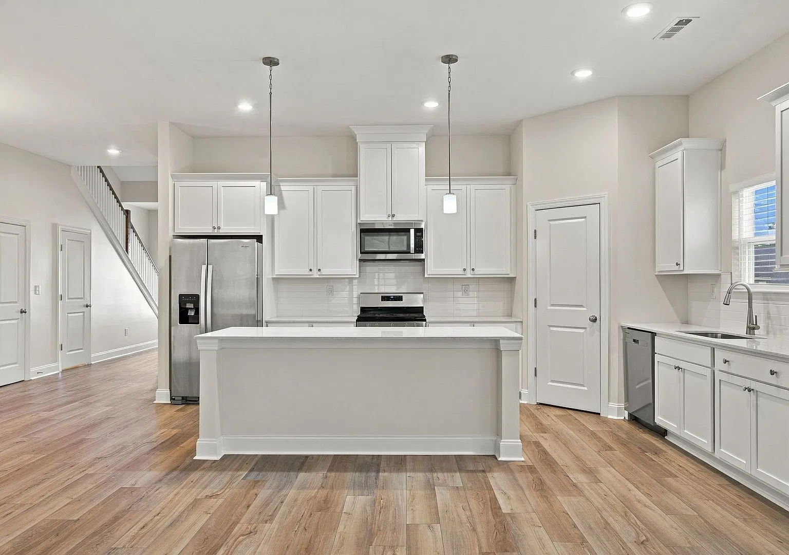 Beautiful 3-Bedroom Home with Bonus Room, 2-Car Garage & Wooded Views in Hermitage — Photo 4
