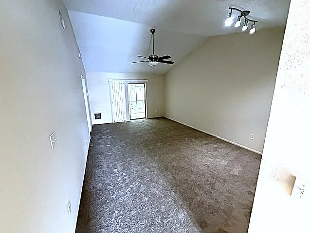 2 bed, 1013 sqft, $1,750 — Photo 4