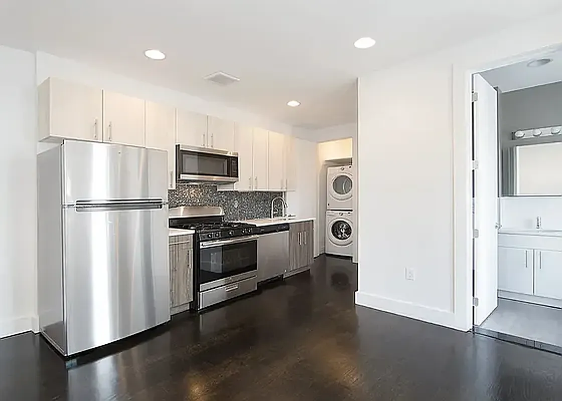 Building Photo - 2530 Foster Ave #3F