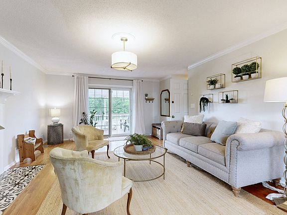 5th image of 902 Ashton Dr