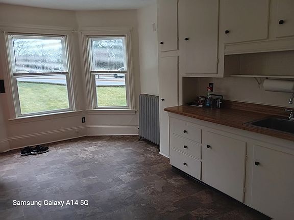 Kitchen counters/windows