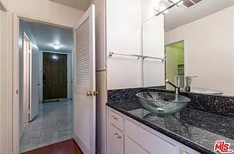 10747 Wilshire Blvd #904 — Photo 18