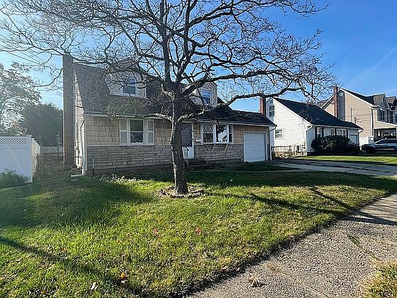 2nd image of 208 N Pine St