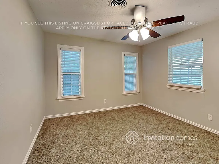 208 Ennis St — Photo 12