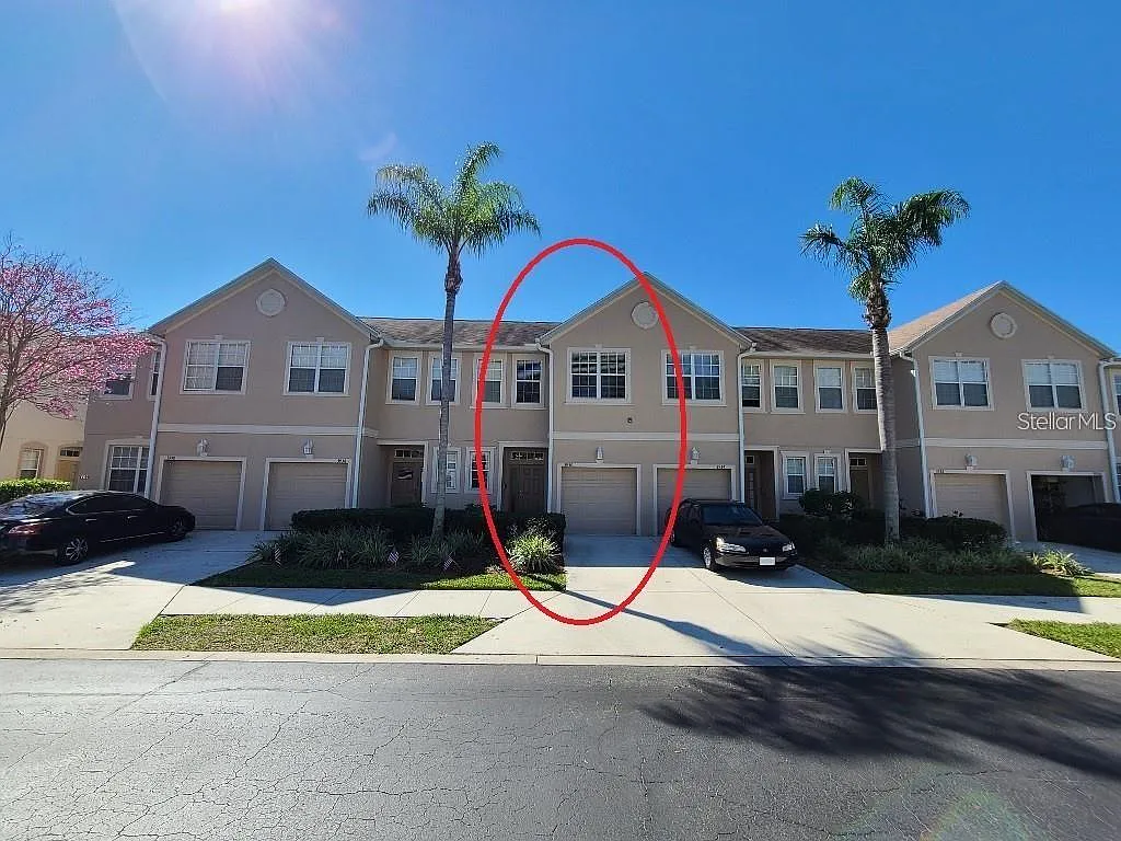 3 bed, 2.5 bath, 1378 sqft, $2,150 — Photo 2