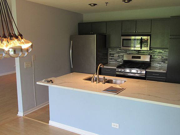 2nd image of 5S510 Scots Dr APT E