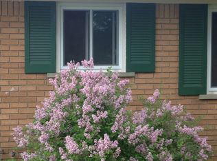 1676 Willowood Rd, Rochester Hills, MI 48307