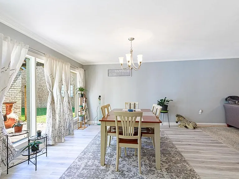 15826 New Market Dr — Photo 9