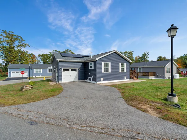 12 Seaglass Lane #12, Kittery, ME 03904
