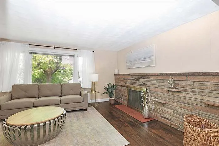 122 Puritan Dr — Photo 4