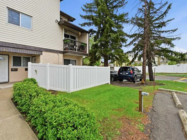3745 NW Fonda Way SE #76, Calgary, AB T2A 5W7