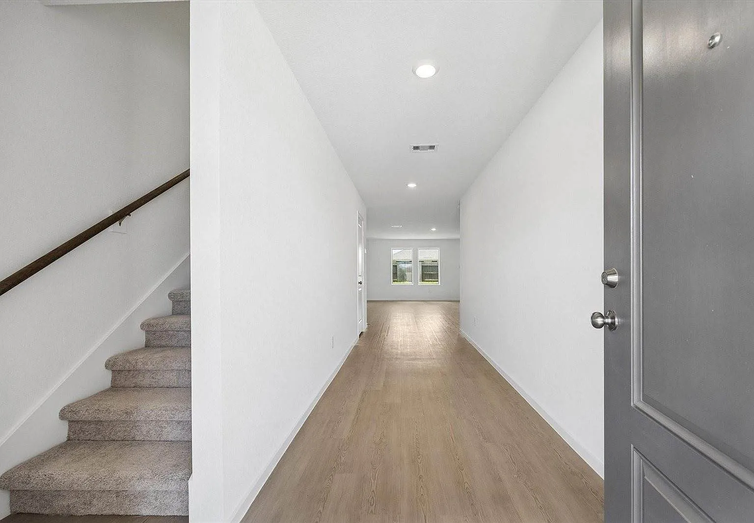 4 bed, 2.5 bath, $2,100 — Photo 2