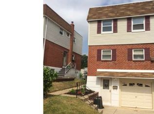 8720 Hargrave St, Philadelphia, PA 19152