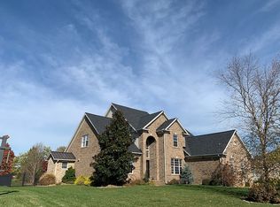 5688 Victoria Bluffs Dr, Newburgh, IN 47630