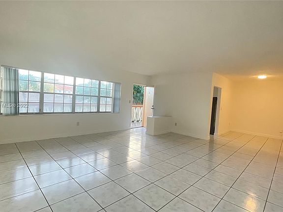 4th image of 11855 NE 19th Dr APT 24