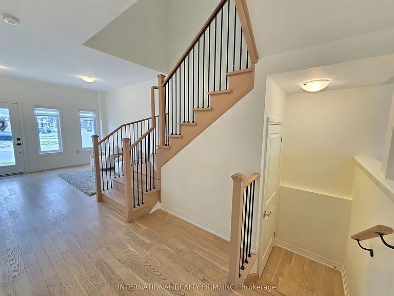 23 Harvest Cres — Photo 6