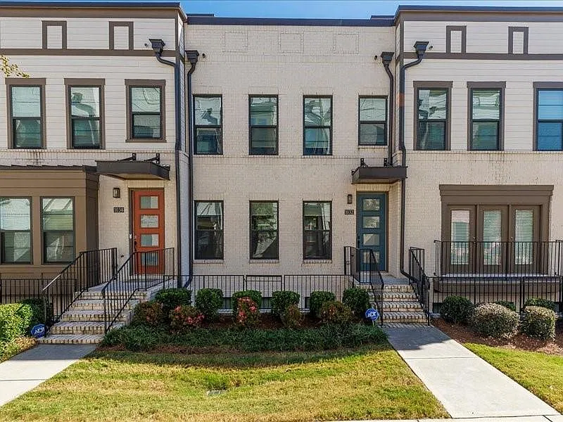 3 bed, 5.0 bath, 2440 sqft, $4,500 — Photo 1