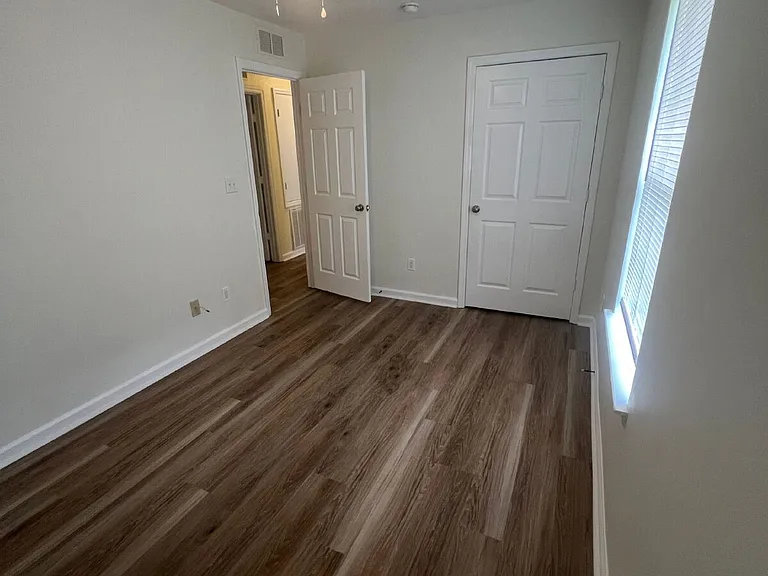 2119 Hamilton St — Photo 9