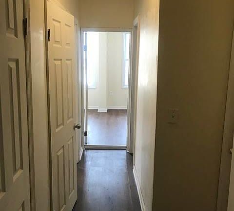 3rd image of 431 Westervelt Ave #2